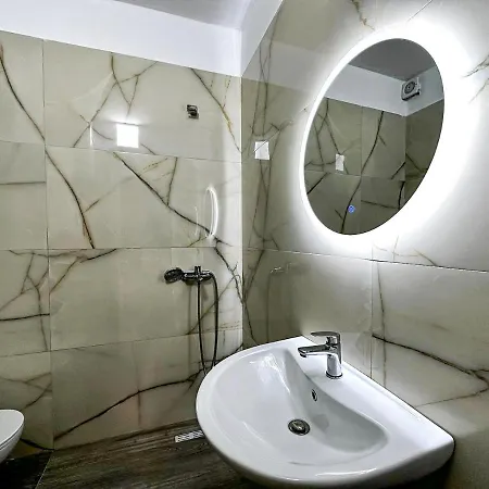 New Bazaar 1bd Modern 아파트